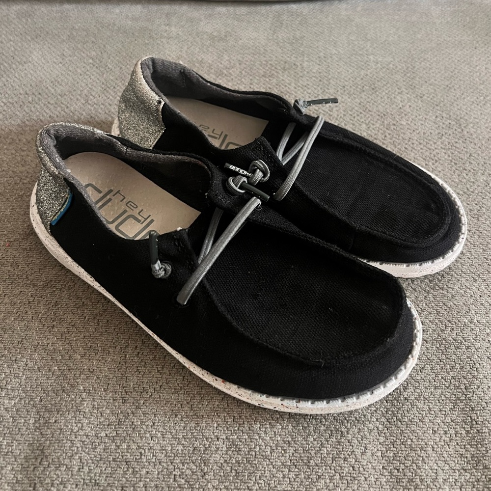 Hey Dude Wendy Youth size 13 Disco Black